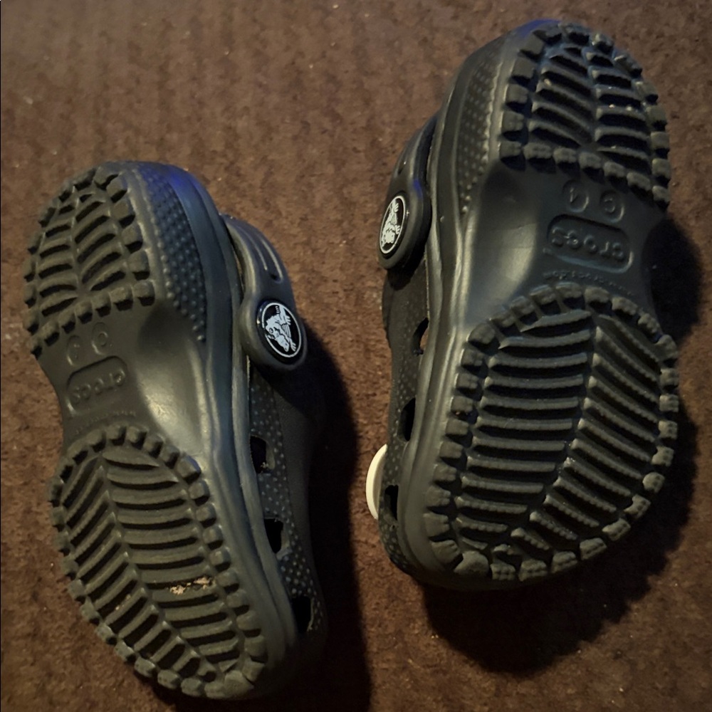 Infant Black CrocsShoes with Fun Jibbitz - Picture 3 of 6